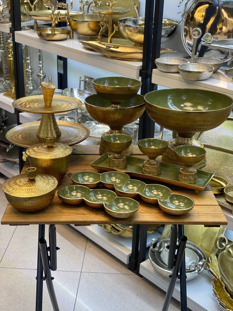 سرویس پذیرایی مرینا رنگ طلایی